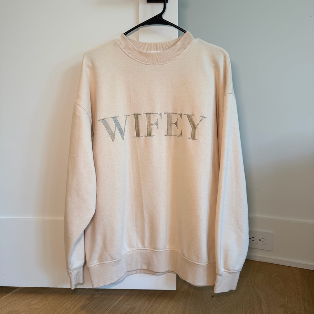 Six Stories Cream Wifey Sweatshirt Medium